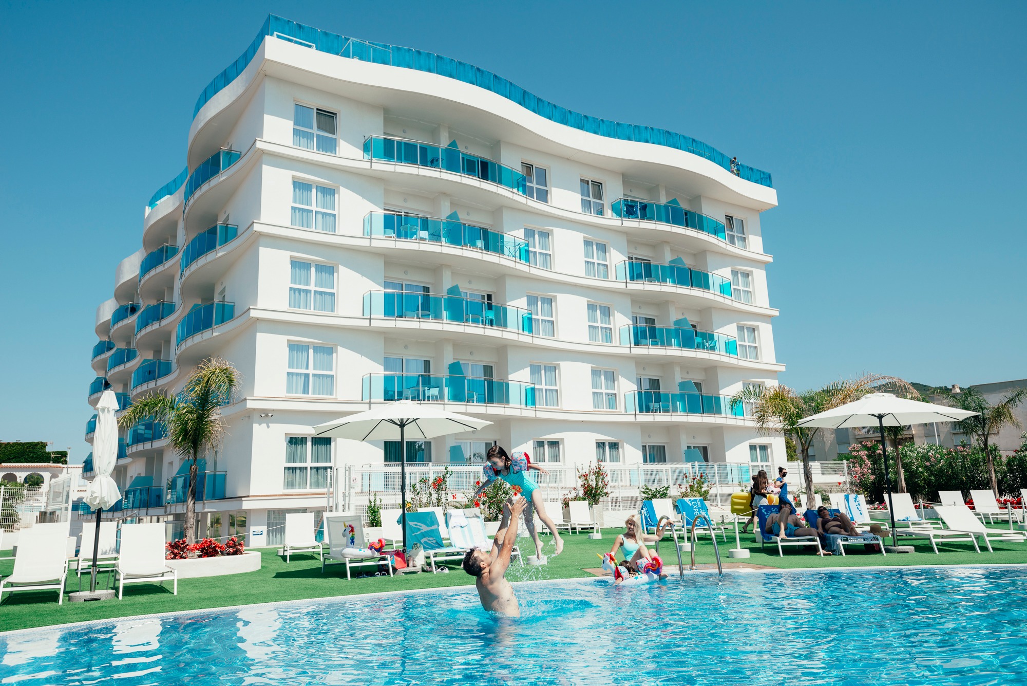 Hotel Castello Spain nomad remote d515cd00-a8be-4723-9378-045d174bc642_Sea Experience pool 2.jpg